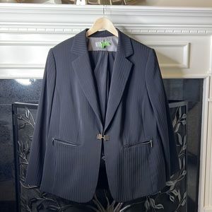 Tahari Perfect Executive pants suit! size 18w. Black on Black stripes.